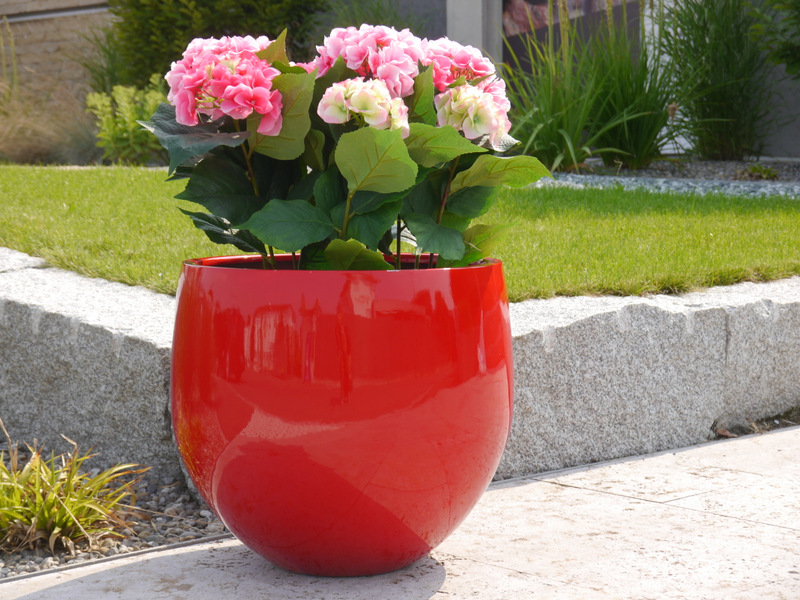 Sommer-Special: neue Hochglanz Blumenkübel