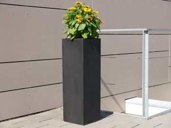 Pflanzkübel d. GARTENSCHAU BADEN-WÜRTT., schwarz