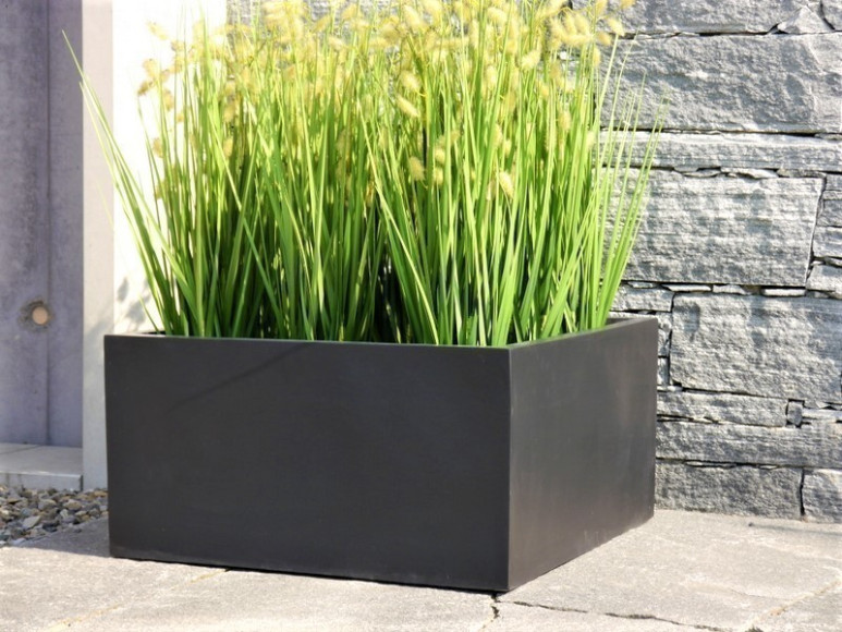 halbhoher Pflanzkübel MEZZO, Fiberglas schwarz 80x80x50 auf Anfrage!