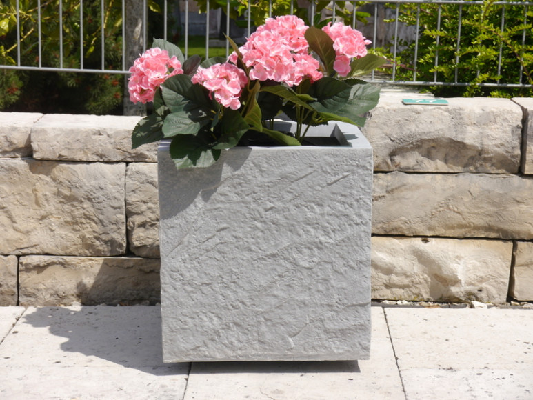 Komplettset 2-teilig: Pflanztrog ROCKS mit 4x Rollen, grau 40x40x40