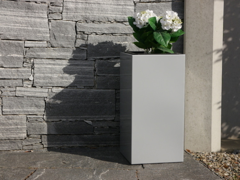 Pflanzkübel aus Metall, hellgrau - jetzt reduziert 40x40x100