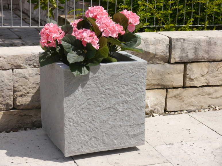 Pflanzkübel ROCKS, Blumentopf, grau ( Rollen optional) 40x40x40