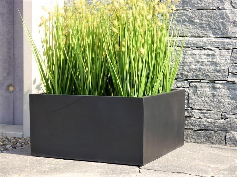 halbhoher Pflanzkübel MEZZO, Fiberglas schwarz 80x80x50 auf Anfrage!