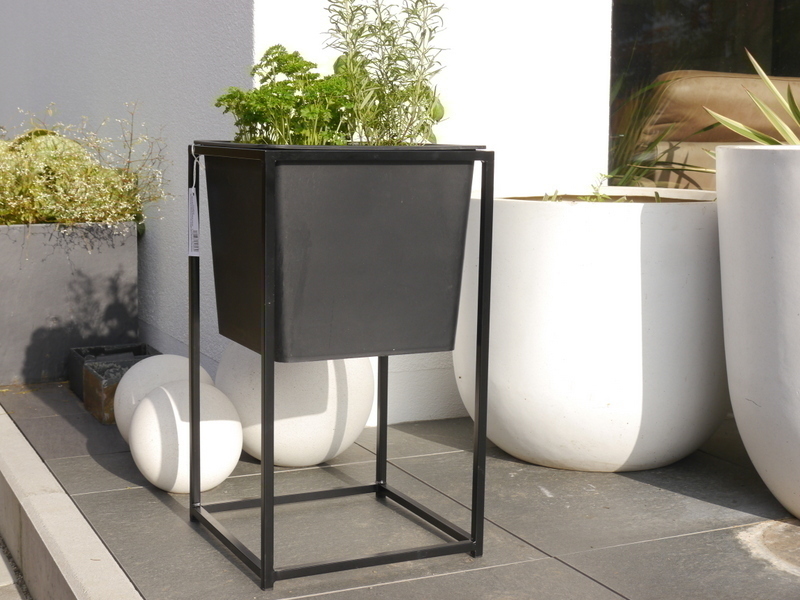 Hochbeet/Pflanzkübel SOLANO, schwarz - jetzt reduziert 27x27x50