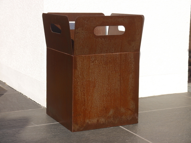 Pflanzkübel BOX aus Cortenstahl mit Griffen, rostfarben - jetzt reduziert 30x30x50