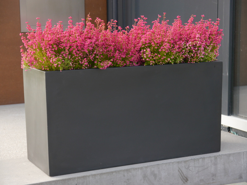Pflanztrog d. BUNDESGARTENSCHAU, Pflanzkübel, Fiberglas schwarz 80x30x40