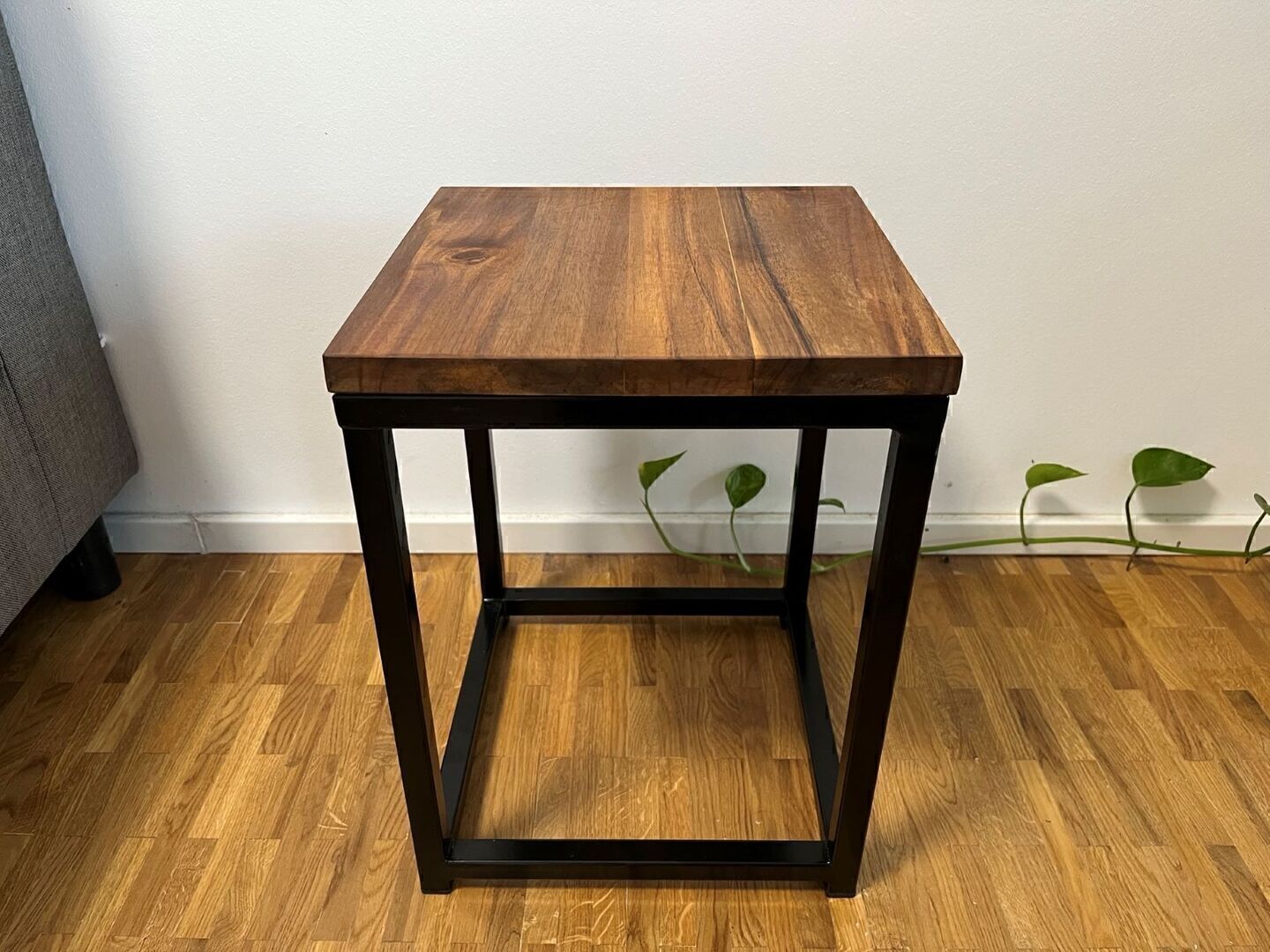 Beistelltisch EMMA mit Akazienholz - jetzt reduziert 40x40x50