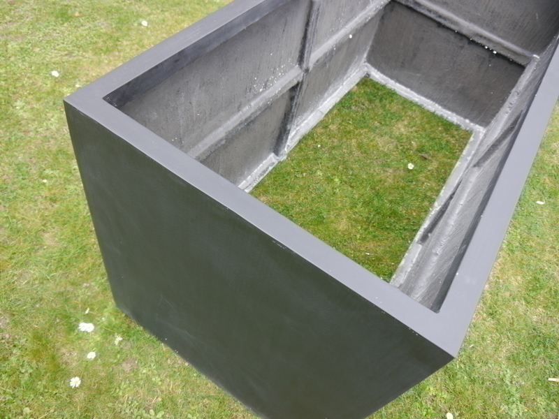 Hochbeet MEGAGREEN aus Fiberglas in schwarz 