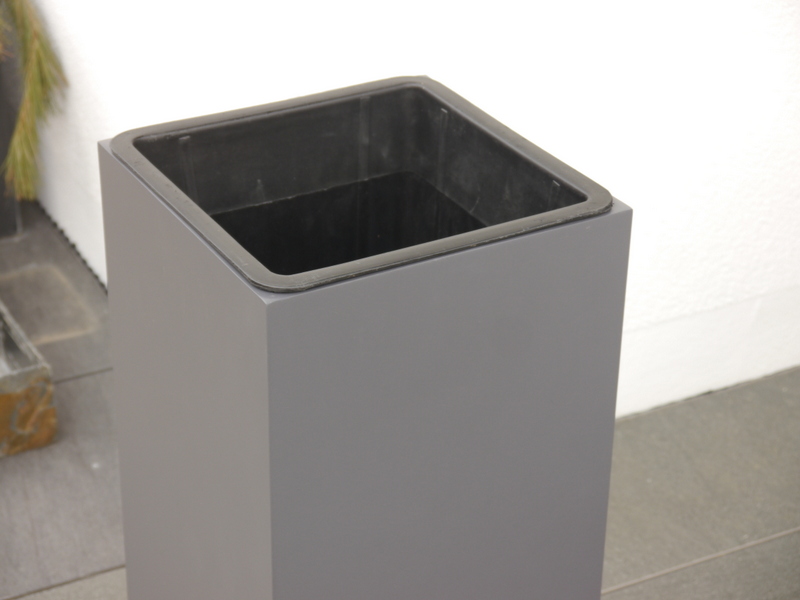 Komplettset 2-teilig: Pflanzkübel mit Einsatz, Fiberglas anthrazit 27x27x60
