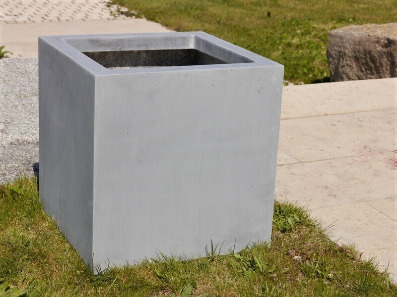 Komplettset 2-teilig: Pflanzkübel mit Einsatz, Fiberglas betongrau 50x50x50