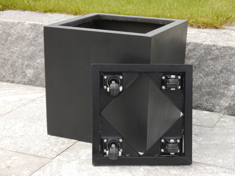 Komplettset 2-teilig: Pflanzkübel mit Roller, Fiberglas schwarz 50x50x50