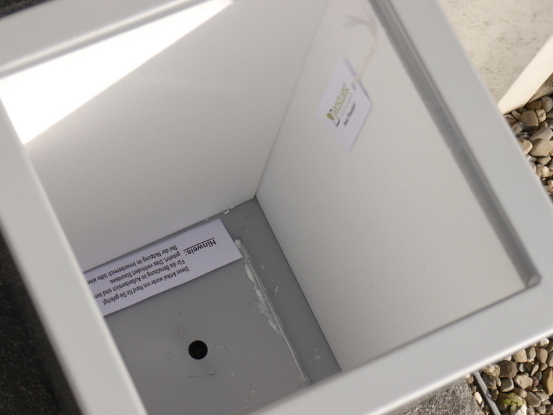 Pflanzkübel aus Metall, hellgrau - jetzt reduziert 40x40x100