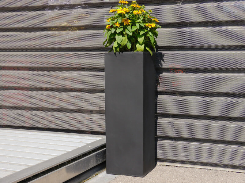 Pflanzkübel d. GARTENSCHAU BADEN-WÜRTT., Fiberglas schwarz 30x30x60