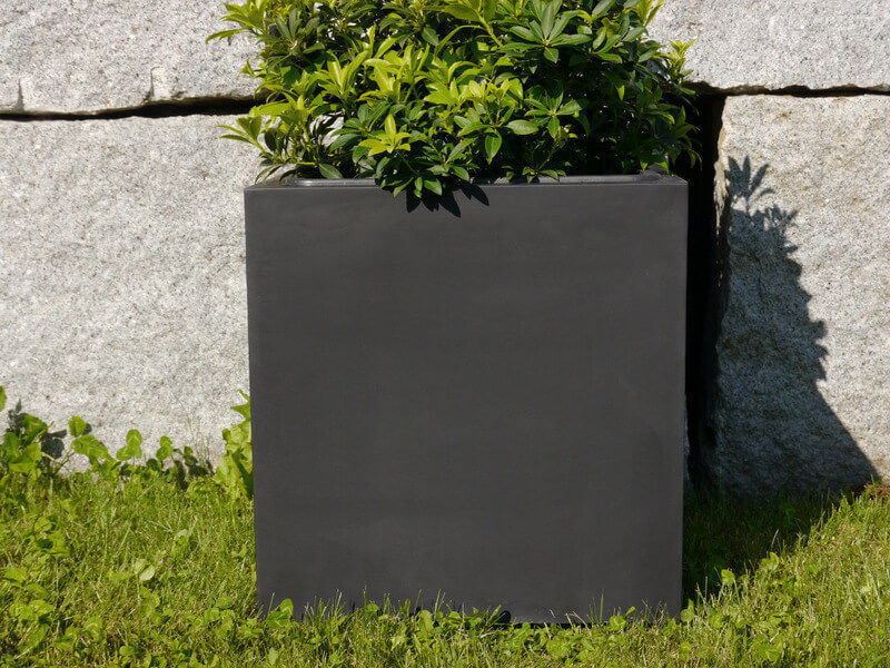 Pflanzkübel der BUNDESGARTENSCHAU, Fiberglas schwarz 50x50x50