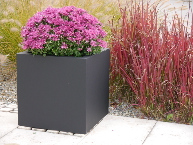 Pflanzkübel SUPREMO, Blumentopf, schwarz ( Rollen optional) 50x50x50