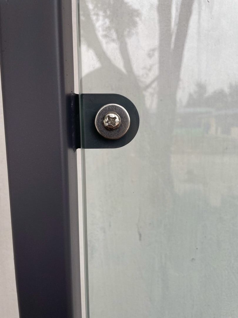 Raumteiler aus Metall mit Sicherheitsglas (Klarglas), anthrazit 