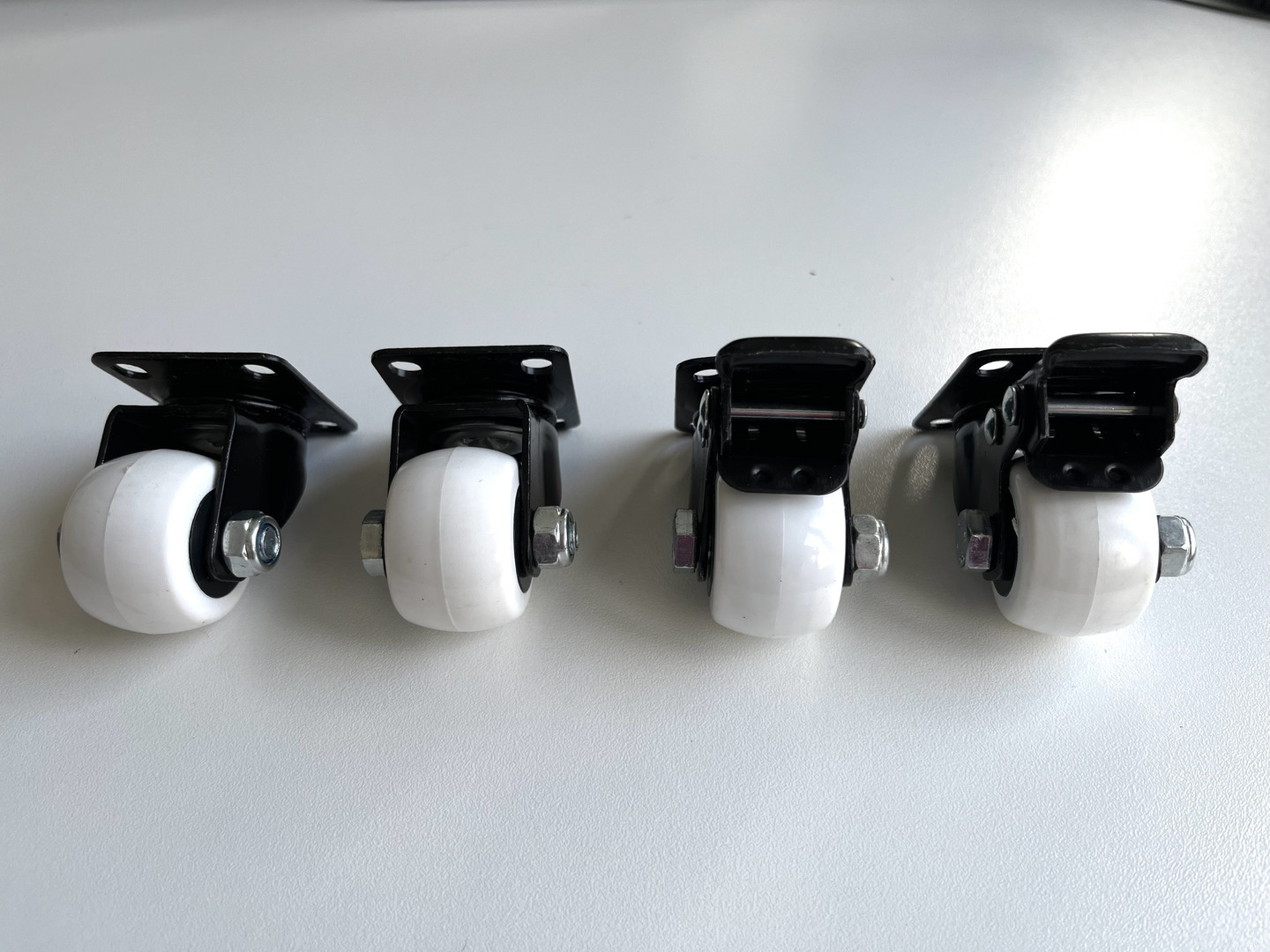 Schwerlast Rollen / Lenkrollen/ extra leise Rollen 4 Rolle ( 2x mit und 2x ohne Bremsen)