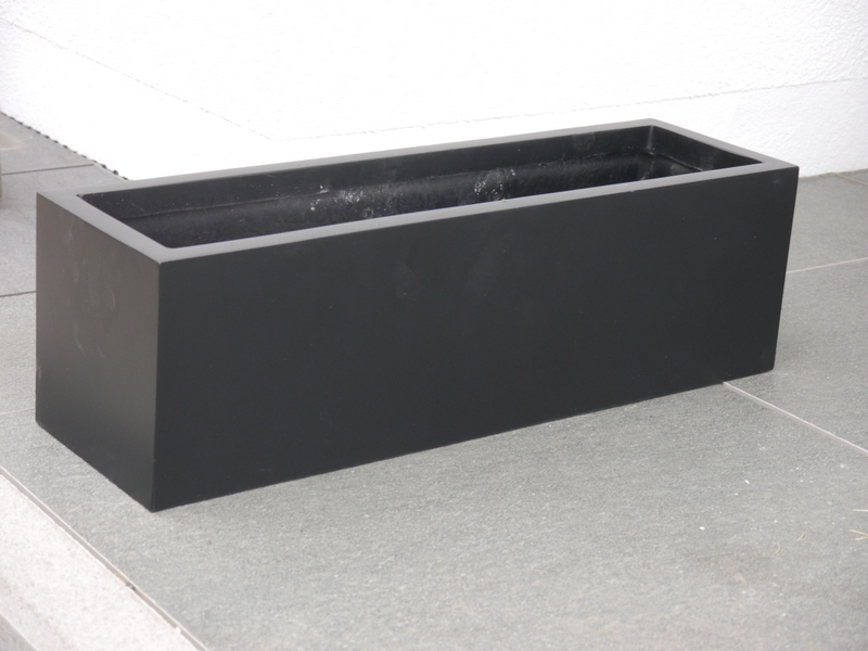 Balkonkasten LINEA inkl. Befestigung für Geländer, schwarz 60x18x18