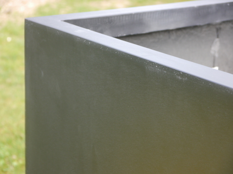 Hochbeet MEGAGREEN aus Fiberglas in schwarz 