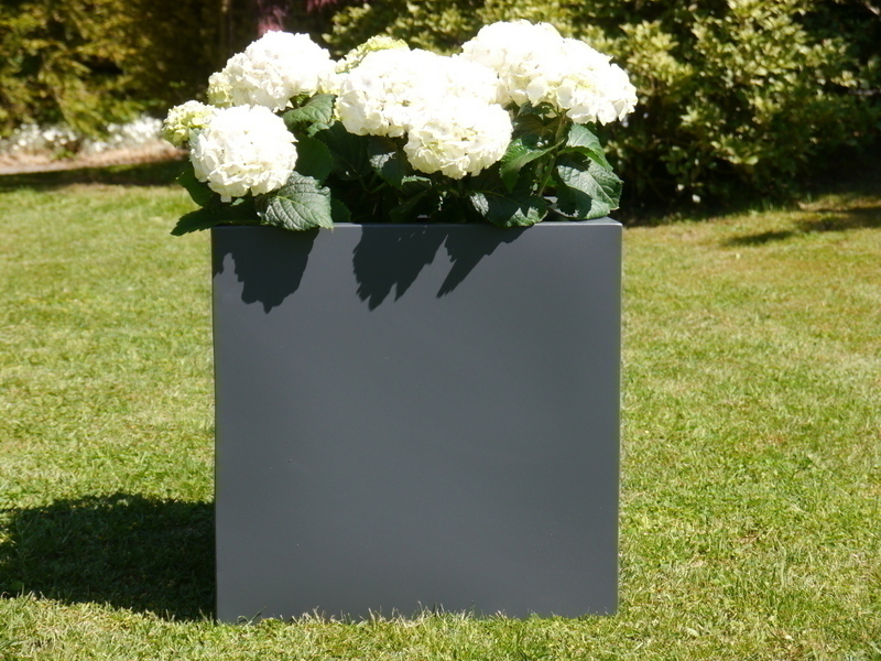 Pflanzkübel aus Metall, anthrazit - jetzt reduziert 100x100x70