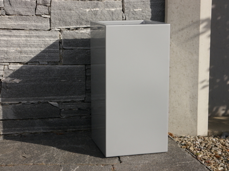 Pflanzkübel aus Metall, hellgrau - jetzt reduziert 40x40x100
