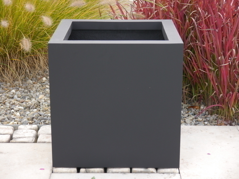 Pflanzkübel SUPREMO, Blumentopf, schwarz ( Rollen optional) 60x60x60