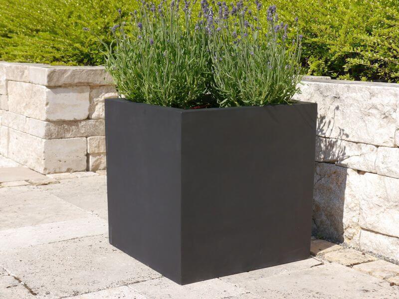 Blumenkübel MEGA der BUNDESGARTENSCHAU, schwarz - jetzt reduziert 80x80x80 auf Anfrage!