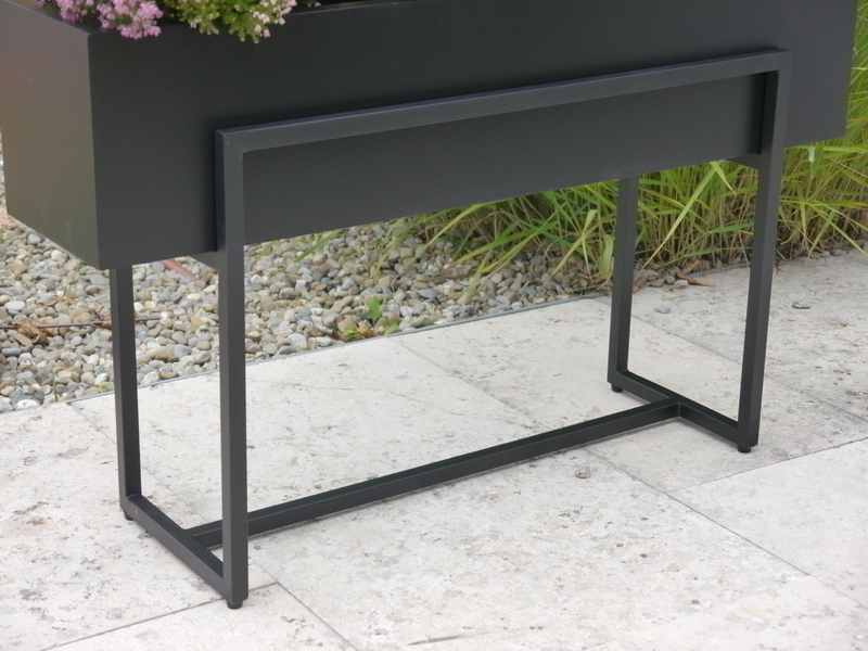 Hochbeet/Pflanzkübel SUPREMO, TÜV-geprüft, schwarz - jetzt reduziert 70x25x20