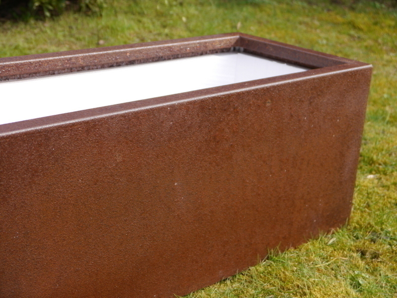 Pflanztröge aus Cortenstahl für Rollen, rostfarben 120x50x50