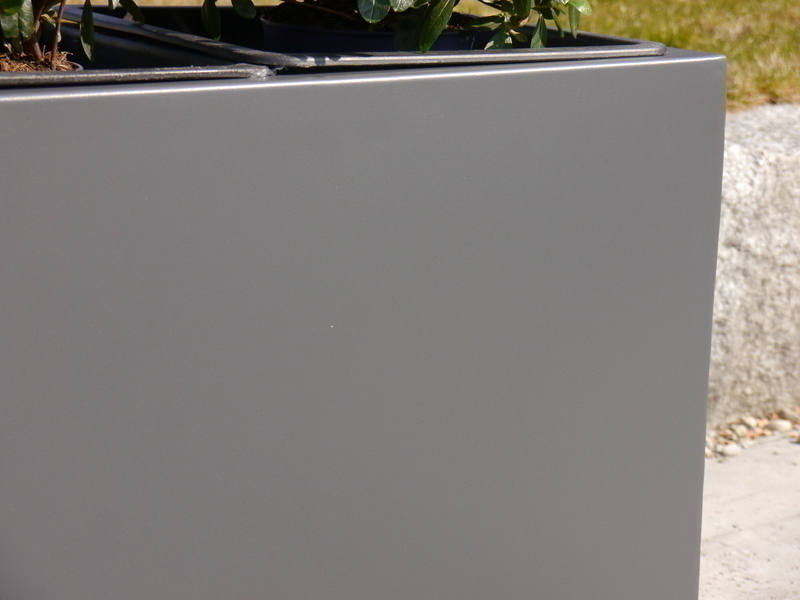 Pflanztrog, Pflanzkübel  aus Metall , anthrazit ( Rollen optional) 120x50x50