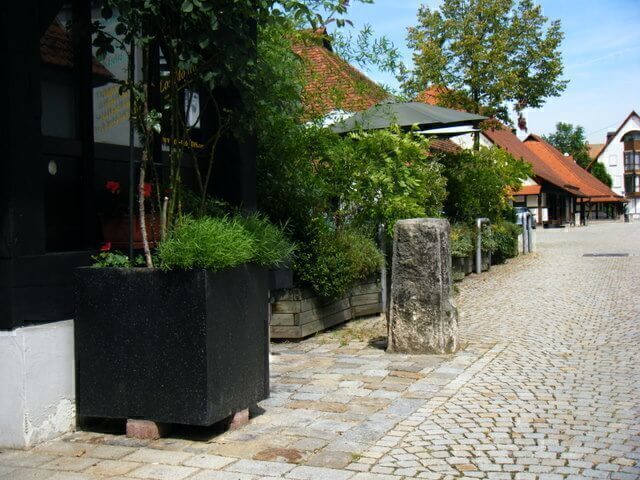 Blumenkübel MEGA der BUNDESGARTENSCHAU, schwarz - jetzt reduziert 70x70x70 auf Anfrage!